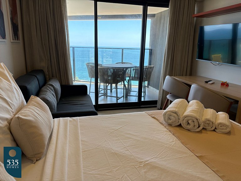 Acorde com vista para o mar e farol da barra