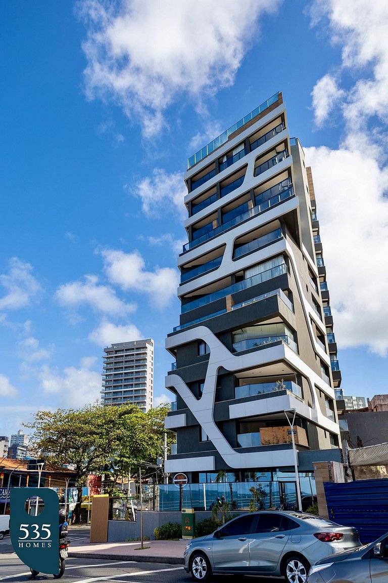 Acorde com vista para o mar e farol da barra
