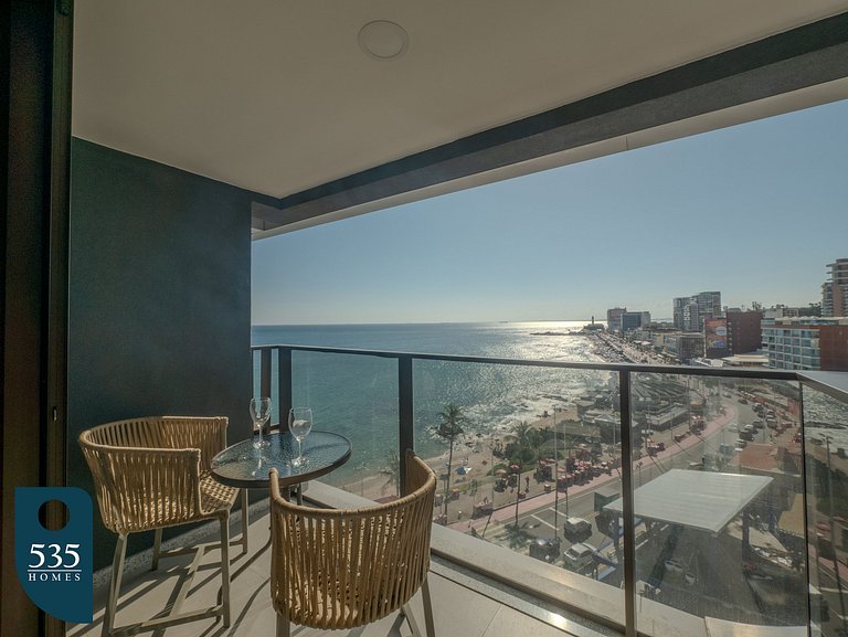 7th floor in Barra with a view of the Carnaval