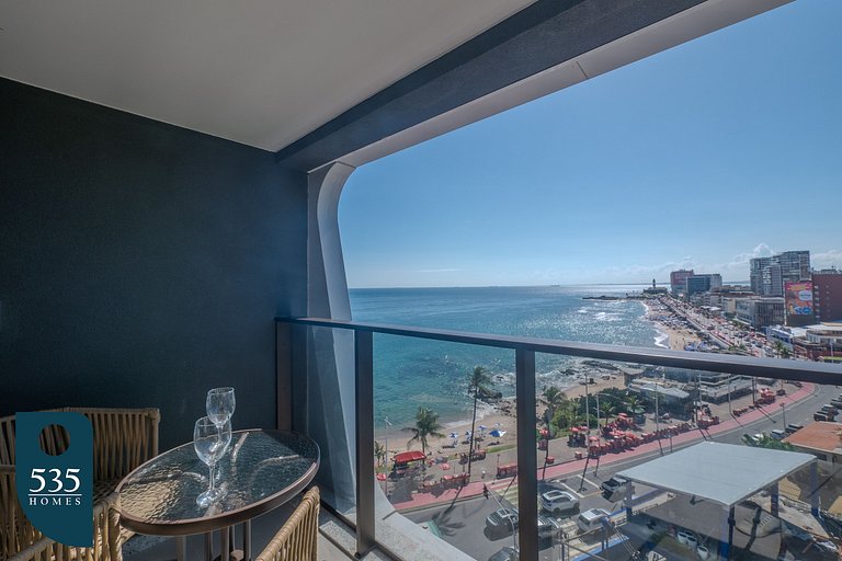 Visite a orla da Barra com vista ampla para o mar