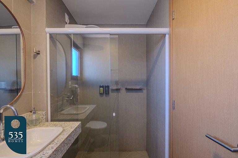 Visite a orla da Barra com vista ampla para o mar