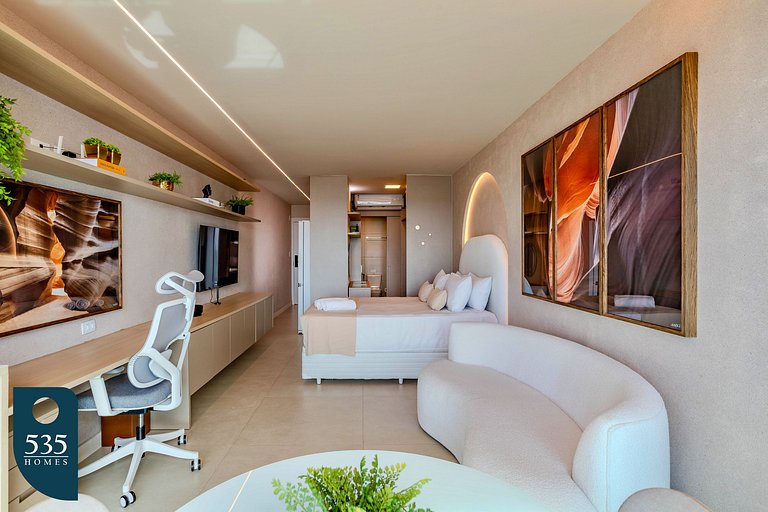 Wake up in Armação with a wide ocean view