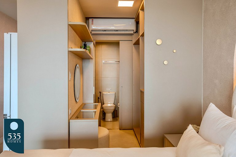 Wake up in Armação with a wide ocean view