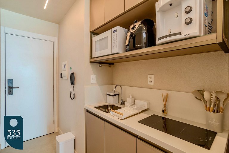 Wake up in Armação with a wide ocean view