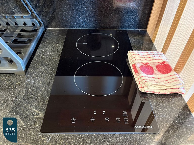 Enjoy sea view from 11th floor 200m from the sea