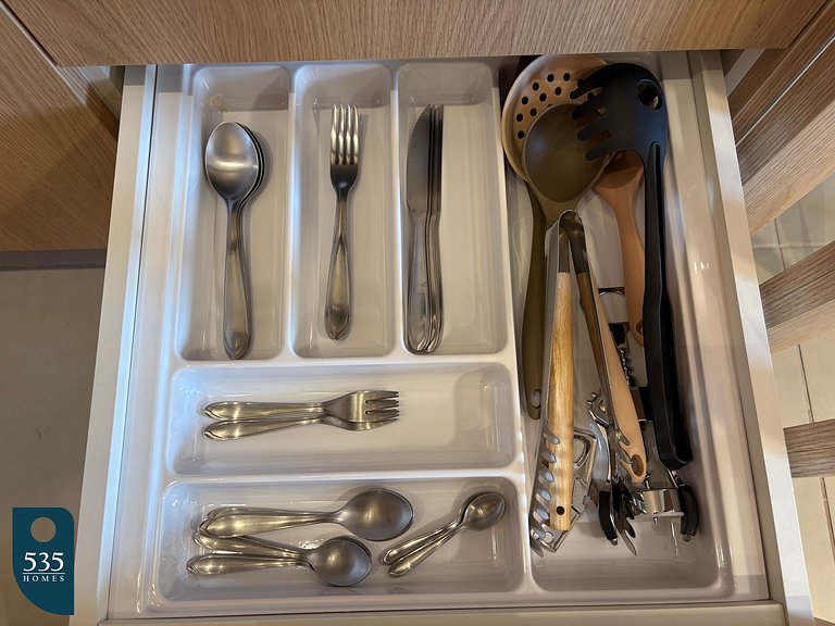 Enjoy sea view from 11th floor 200m from the sea