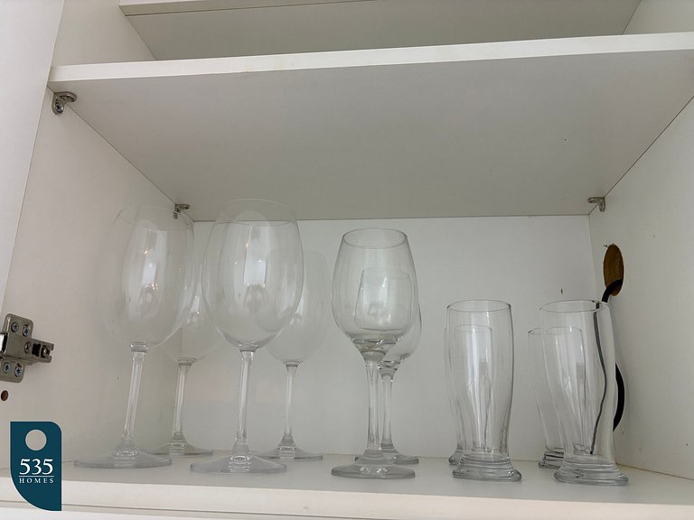 Stay in the heart of Barra, 300m from the beach