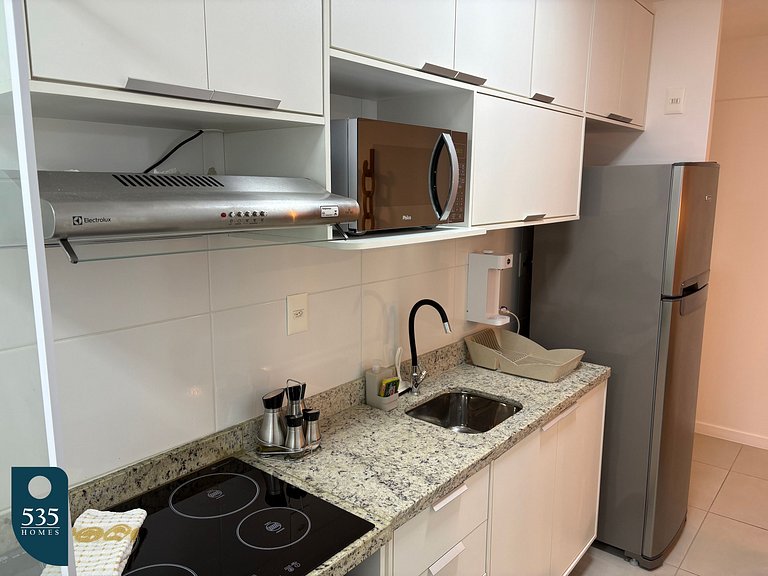 Stay in the heart of Barra, 300m from the beach