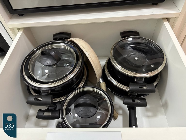 Stay in the heart of Barra, 300m from the beach