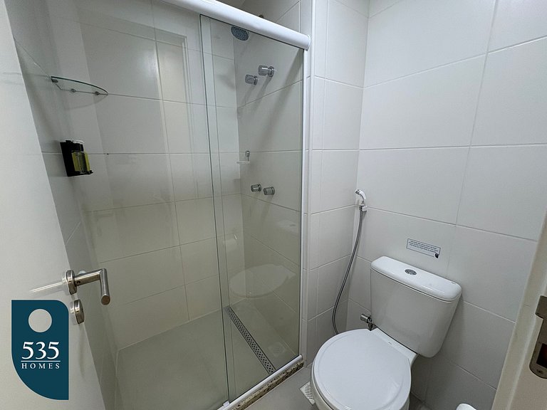 Stay in the heart of Barra, 300m from the beach