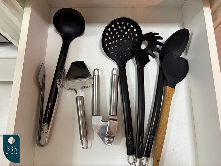 Fique no coração da Barra a 300m da Praia