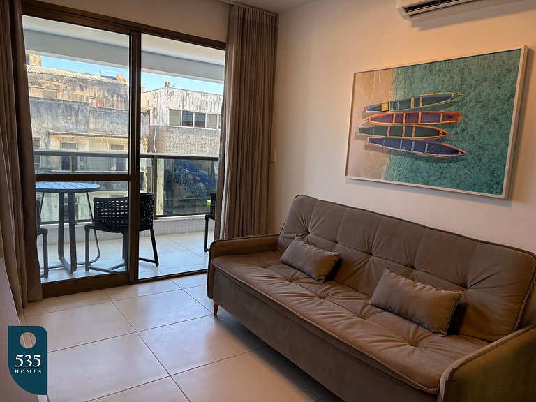 Stay in the heart of Barra, 300m from the beach