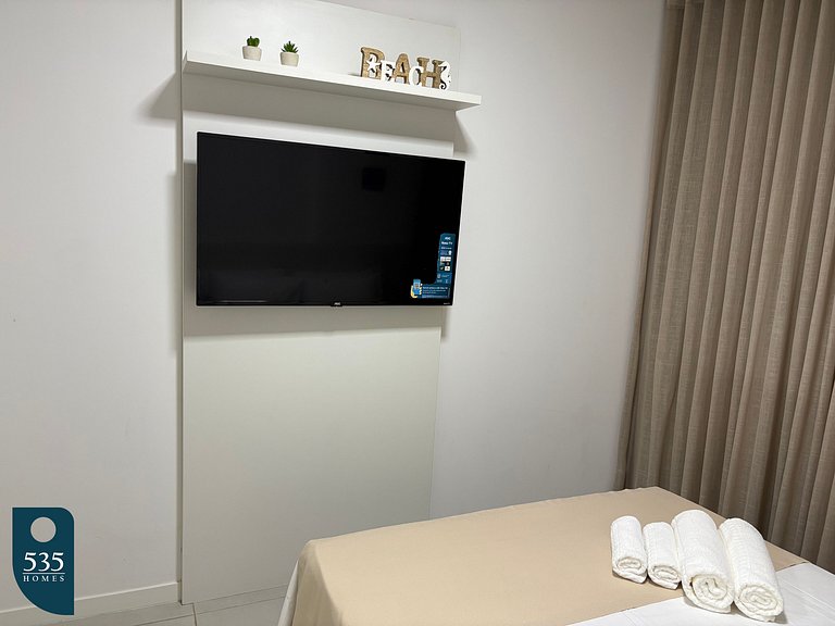 Stay in the heart of Barra, 300m from the beach