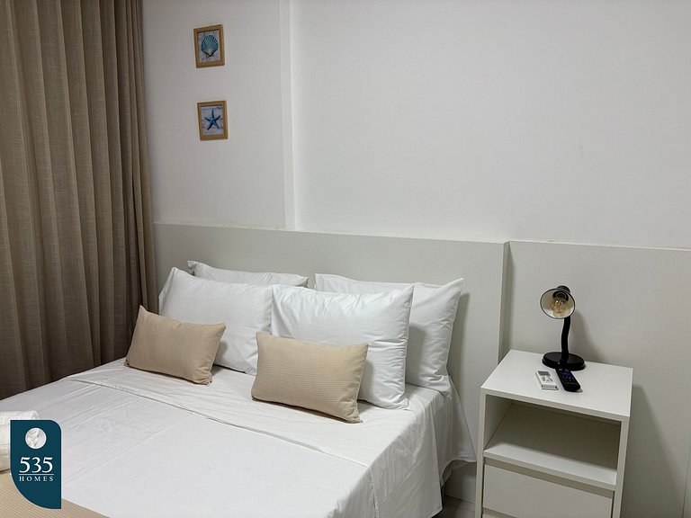 Fique no coração da Barra a 300m da Praia