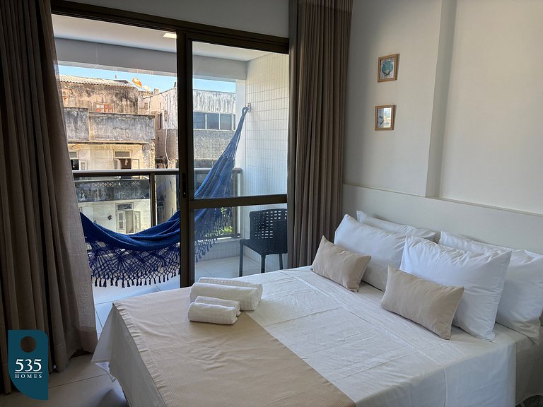 Stay in the heart of Barra, 300m from the beach