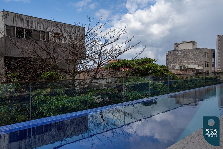 Fique no coração da Barra a 300m da Praia