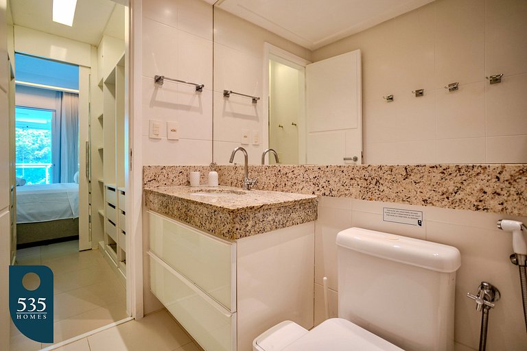 Stay in Ondina with direct beach access