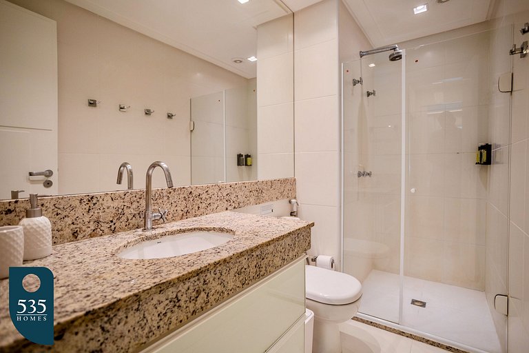 Hospede-se em Ondina com acesso direto à praia