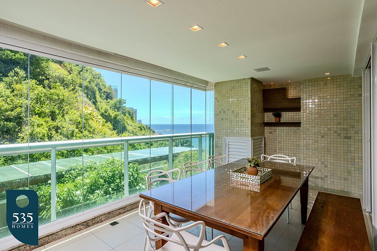 Stay in Ondina with direct beach access