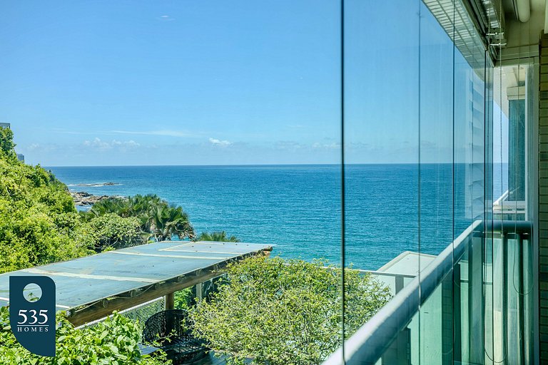 Stay in Ondina with direct beach access