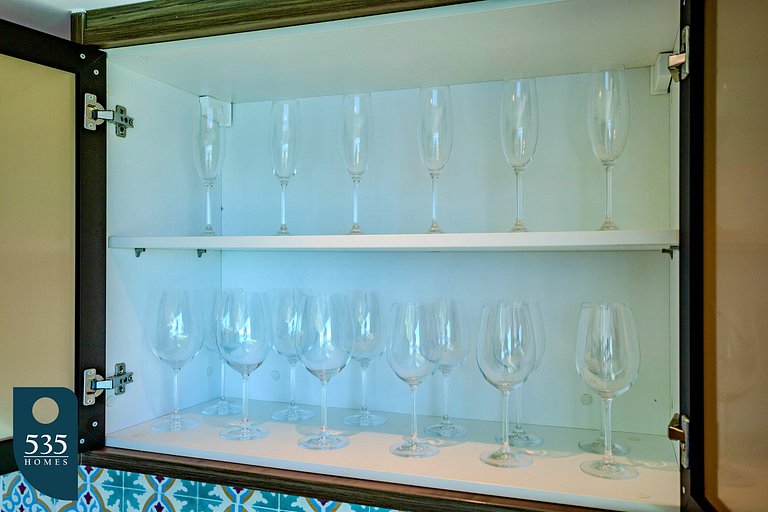 Stay in Ondina with direct beach access