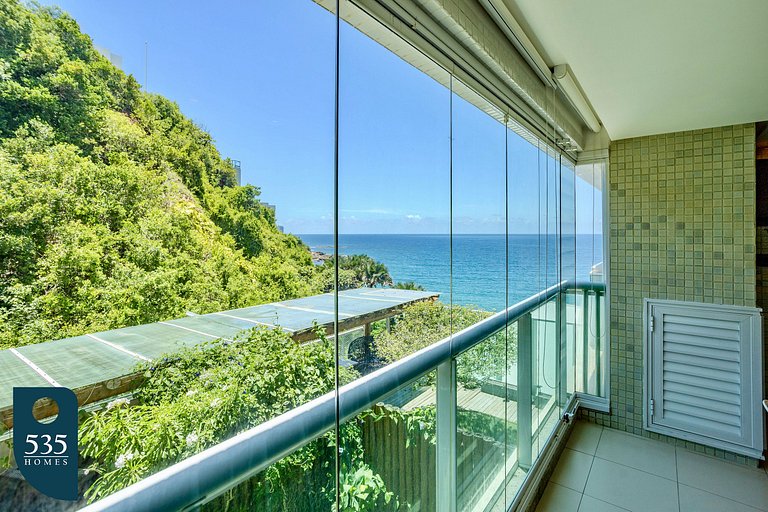 Stay in Ondina with direct beach access