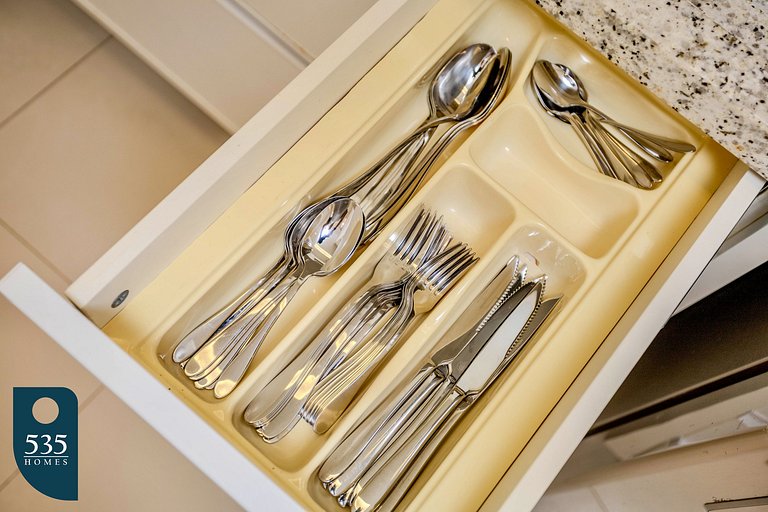 Hospede-se em Ondina com acesso direto à praia