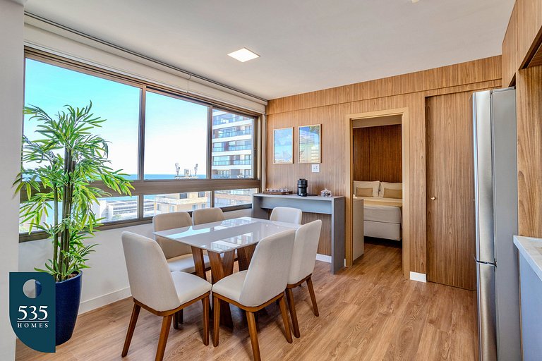 2 Suites em andar alto na Barra com vista mar