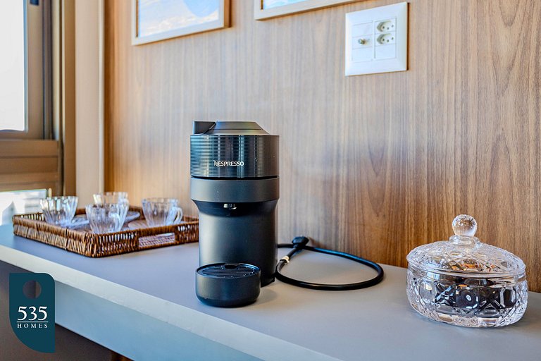 2 suites on a high floor in Barra with ocean view