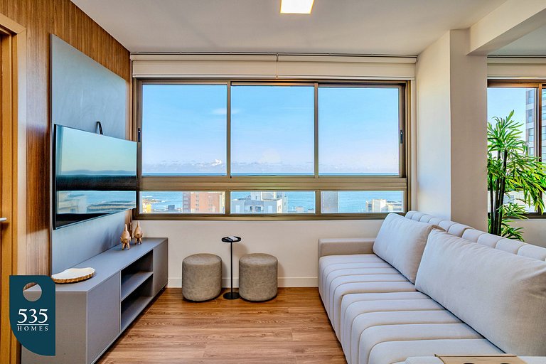 2 Suites em andar alto na Barra com vista mar