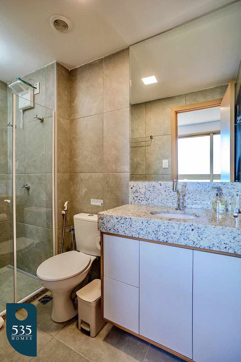 2 suites on a high floor in Barra with ocean view