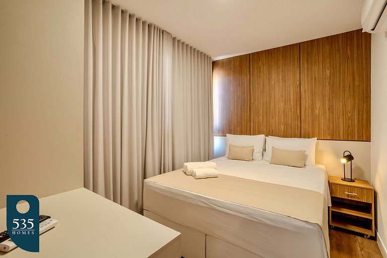 2 Suites em andar alto na Barra com vista mar