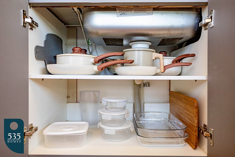 2 Suites em andar alto na Barra com vista mar