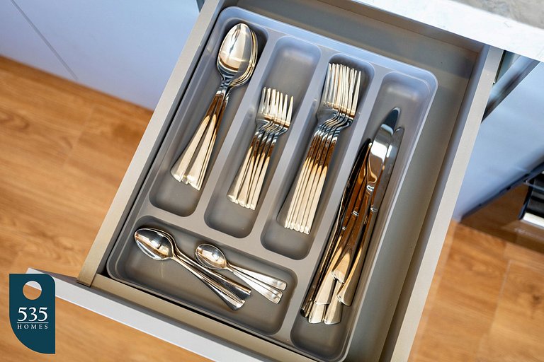 2 suites on a high floor in Barra with ocean view