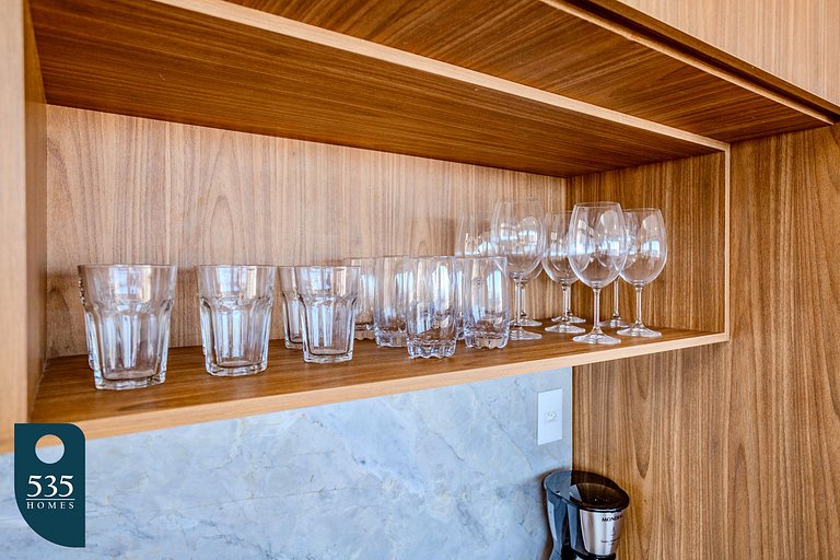 2 suites on a high floor in Barra with ocean view