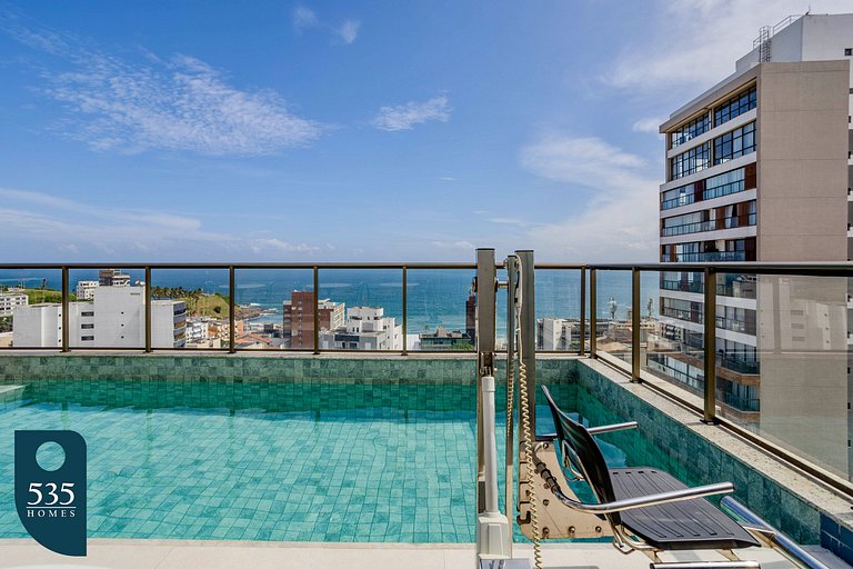 2 Suites em andar alto na Barra com vista mar