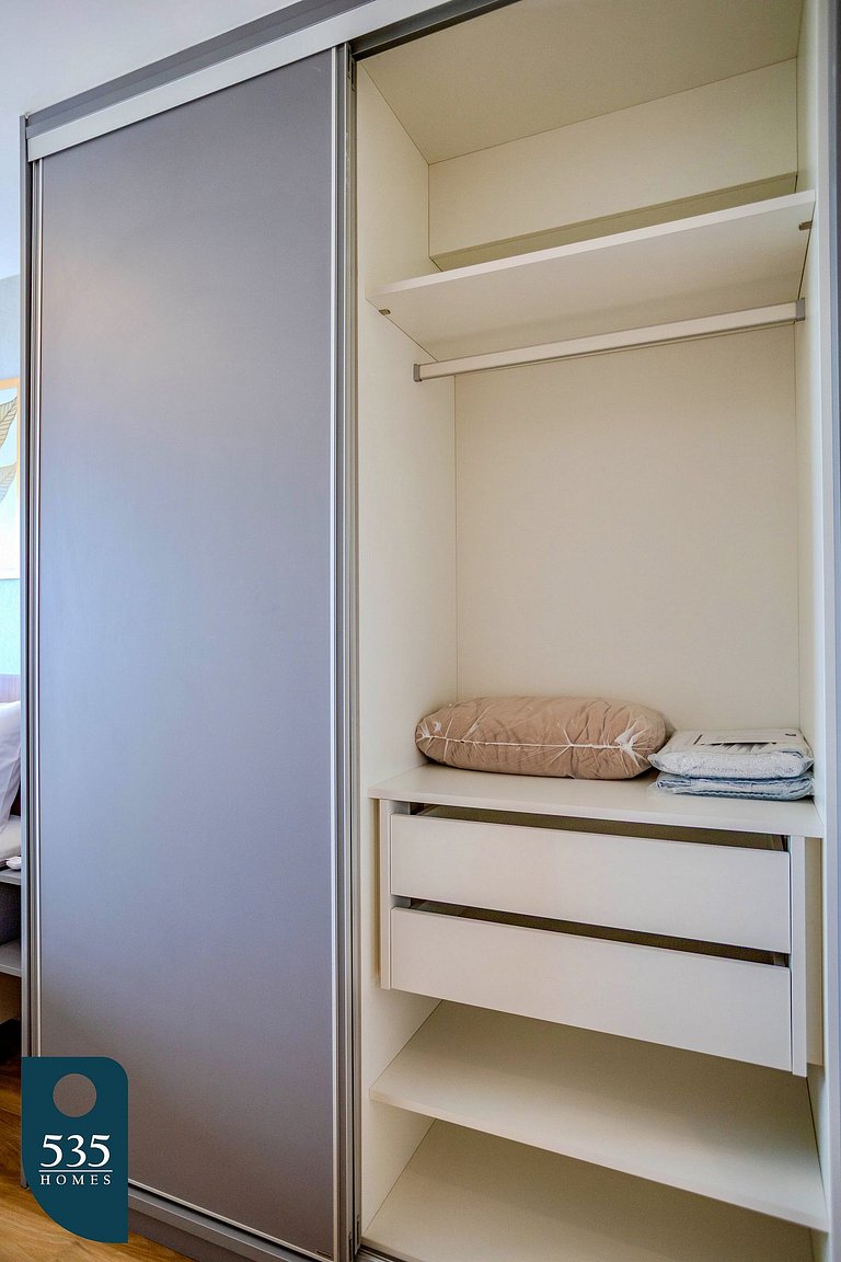 8th floor in Stella Maris just 400m from the sea