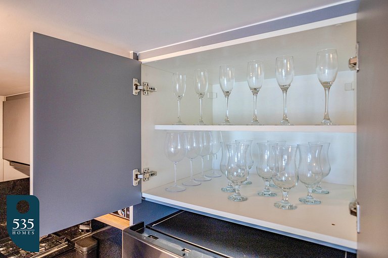 8th floor in Stella Maris just 400m from the sea