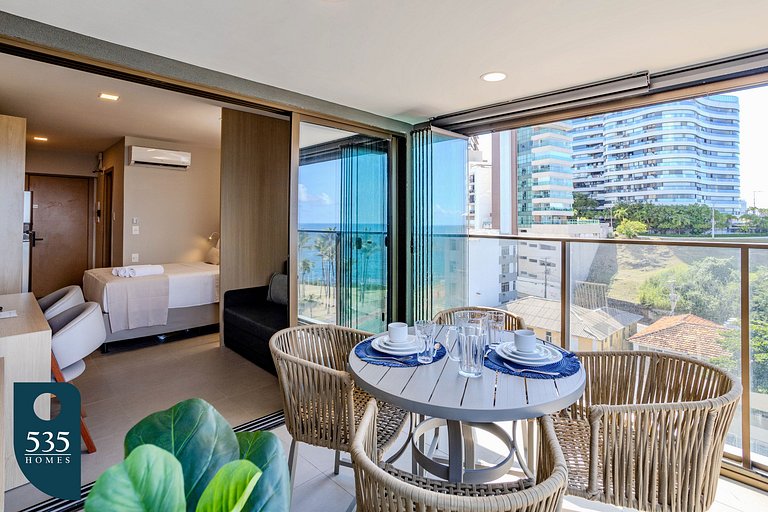 Studio with sea view steps from Barra Beach