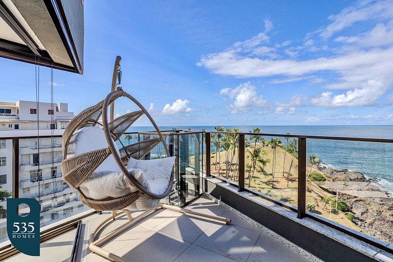 Studio with sea view steps from Barra Beach