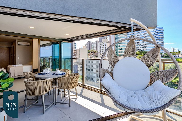 Studio with sea view steps from Barra Beach