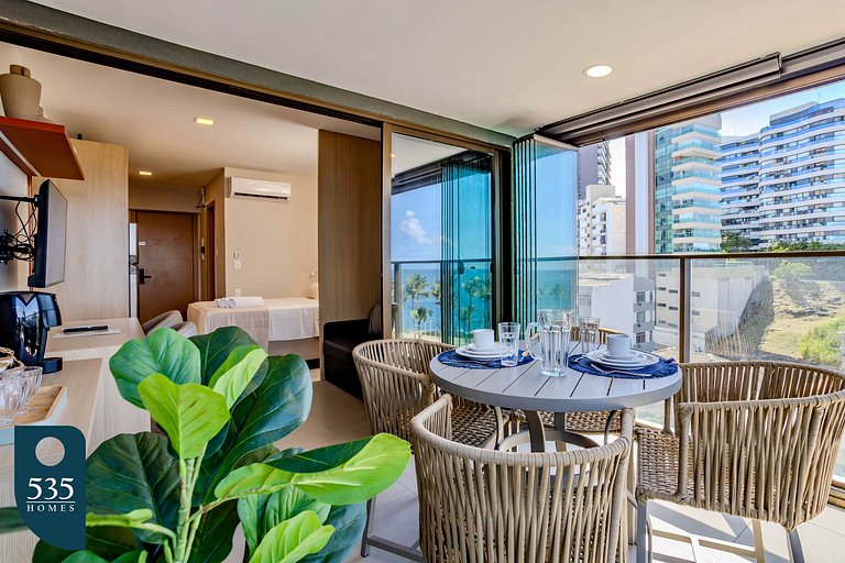 Studio with sea view steps from Barra Beach