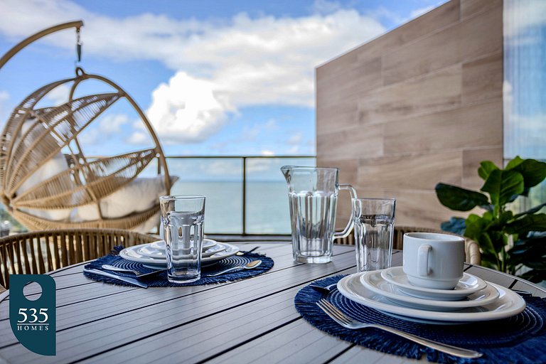 Studio with sea view steps from Barra Beach