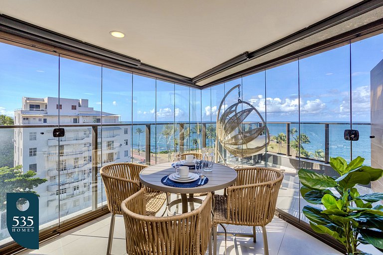 Studio with sea view steps from Barra Beach