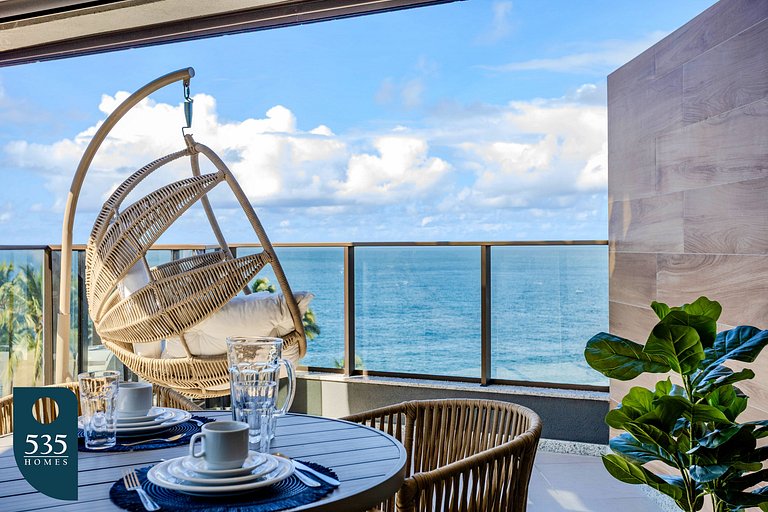 Studio with sea view steps from Barra Beach