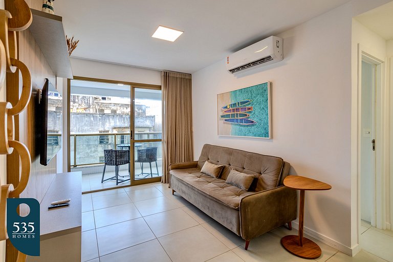 Stay in the heart of Barra, 300m from the beach
