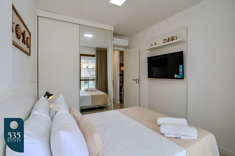 Stay in the heart of Barra, 300m from the beach