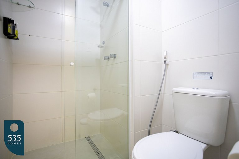 Stay in the heart of Barra, 300m from the beach