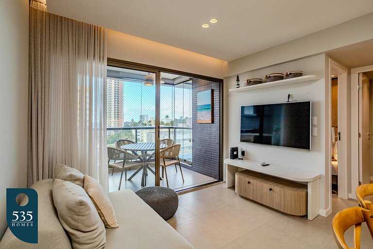 Apartamento em andar alto próximo à praia da Barra