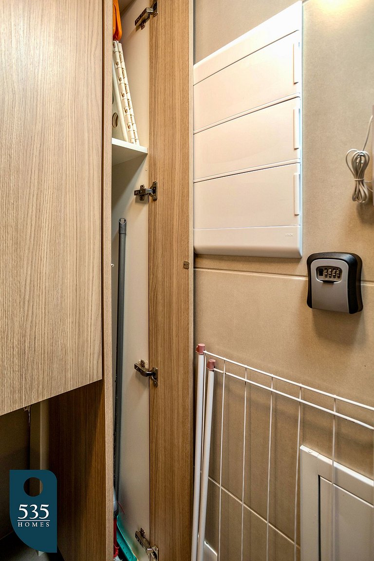 Apartamento em andar alto próximo à praia da Barra